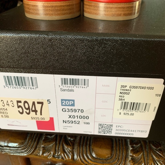 Chanel 20P LAMBSKIN RED THONG SANDALS 
SIZE 38.5 EU - Picture 4 of 4